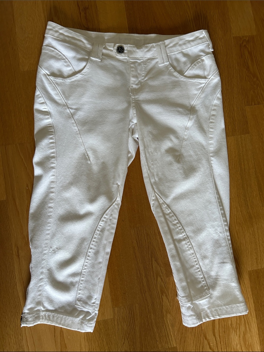 White Women's Stretch Capri Jeans - Brand Bebe